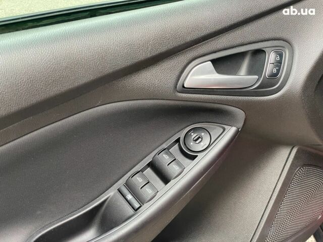 Красный Форд Фокус, объемом двигателя 2 л и пробегом 248 тыс. км за 6490 $, фото 12 на Automoto.ua