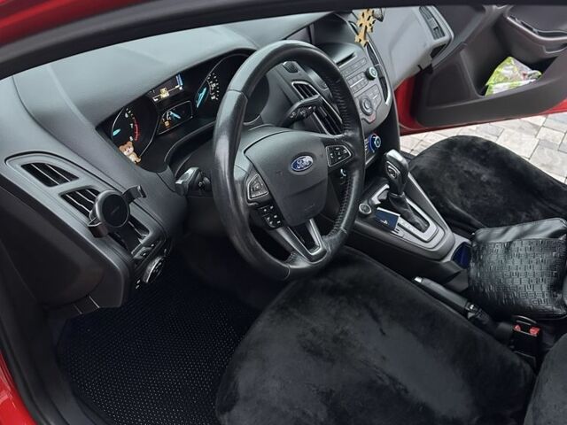 Червоний Форд Фокус, об'ємом двигуна 2 л та пробігом 140 тис. км за 8800 $, фото 4 на Automoto.ua