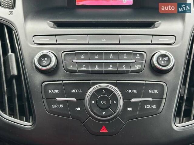 Красный Форд Фокус, объемом двигателя 2 л и пробегом 126 тыс. км за 7700 $, фото 21 на Automoto.ua