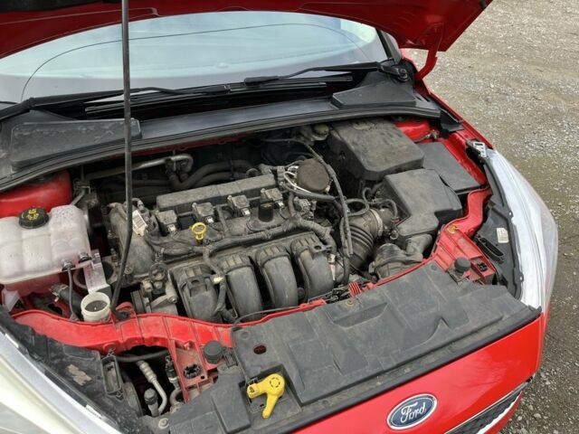 Красный Форд Фокус, объемом двигателя 2 л и пробегом 124 тыс. км за 8300 $, фото 9 на Automoto.ua