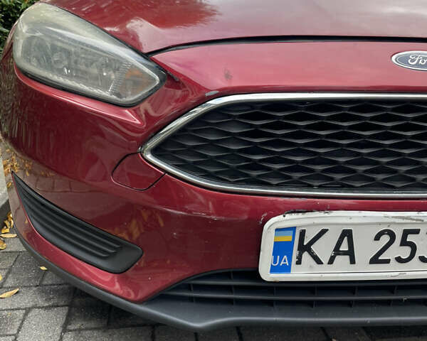 Красный Форд Фокус, объемом двигателя 2 л и пробегом 175 тыс. км за 5500 $, фото 4 на Automoto.ua