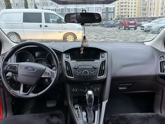 Червоний Форд Фокус, об'ємом двигуна 2 л та пробігом 140 тис. км за 8800 $, фото 5 на Automoto.ua