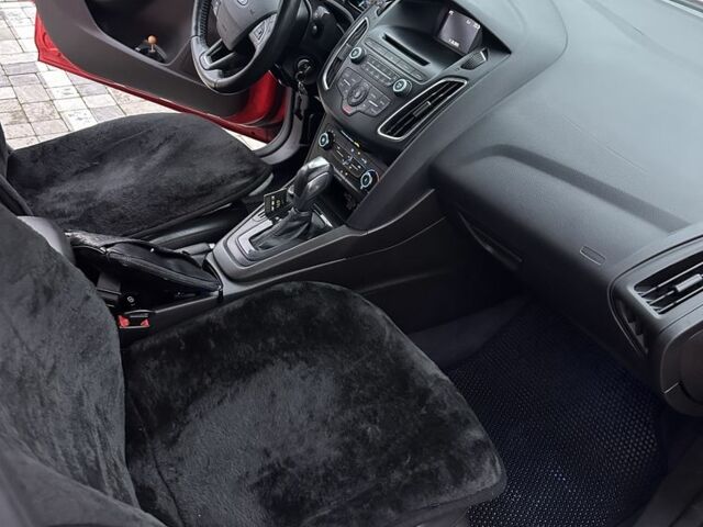 Червоний Форд Фокус, об'ємом двигуна 2 л та пробігом 140 тис. км за 8800 $, фото 3 на Automoto.ua