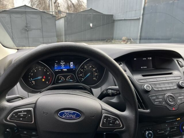 Красный Форд Фокус, объемом двигателя 2 л и пробегом 124 тыс. км за 8300 $, фото 10 на Automoto.ua