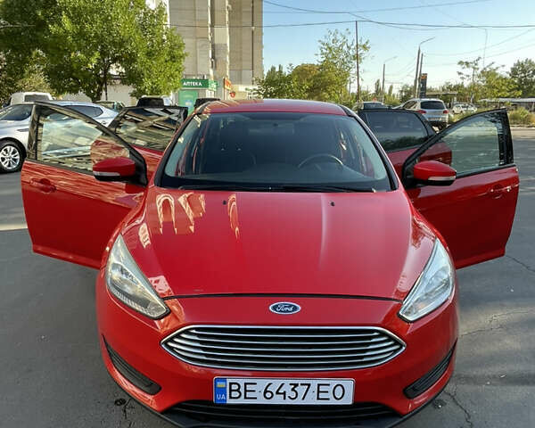 Красный Форд Фокус, объемом двигателя 2 л и пробегом 124 тыс. км за 7800 $, фото 1 на Automoto.ua