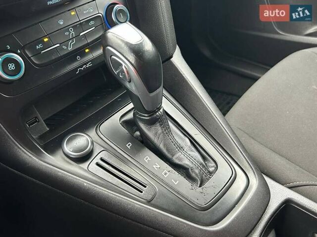 Красный Форд Фокус, объемом двигателя 2 л и пробегом 126 тыс. км за 7700 $, фото 23 на Automoto.ua