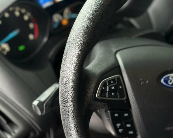 Червоний Форд Фокус, об'ємом двигуна 2 л та пробігом 125 тис. км за 8500 $, фото 32 на Automoto.ua