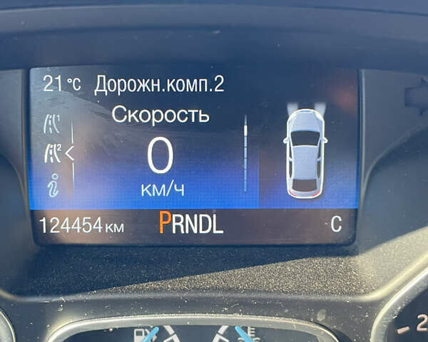 Красный Форд Фокус, объемом двигателя 2 л и пробегом 124 тыс. км за 7800 $, фото 6 на Automoto.ua