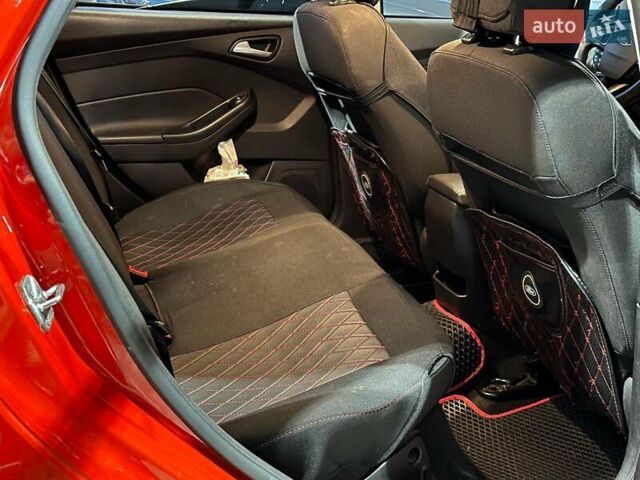Червоний Форд Фокус, об'ємом двигуна 2 л та пробігом 162 тис. км за 9490 $, фото 12 на Automoto.ua