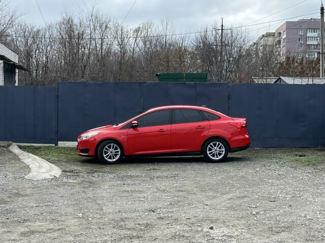 Красный Форд Фокус, объемом двигателя 2 л и пробегом 124 тыс. км за 8300 $, фото 2 на Automoto.ua