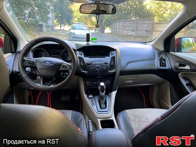 Красный Форд Фокус, объемом двигателя 2 л и пробегом 147 тыс. км за 5999 $, фото 7 на Automoto.ua