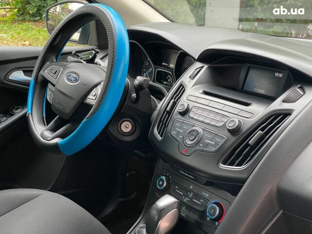 Красный Форд Фокус, объемом двигателя 2 л и пробегом 248 тыс. км за 6490 $, фото 24 на Automoto.ua