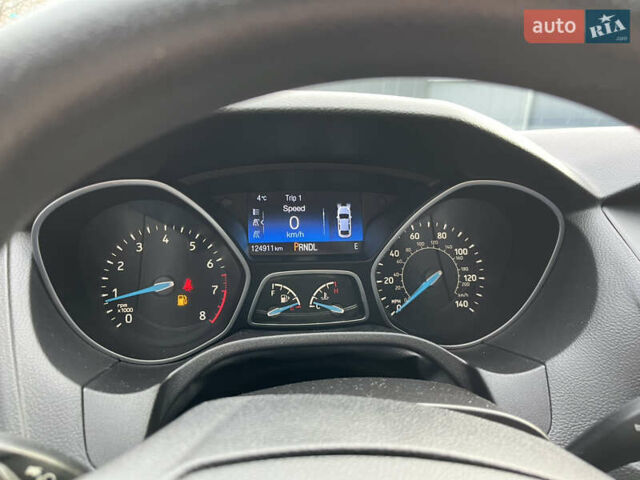 Красный Форд Фокус, объемом двигателя 2 л и пробегом 124 тыс. км за 8300 $, фото 17 на Automoto.ua