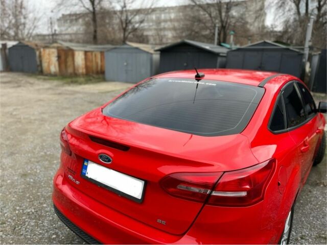 Красный Форд Фокус, объемом двигателя 2 л и пробегом 124 тыс. км за 8300 $, фото 1 на Automoto.ua