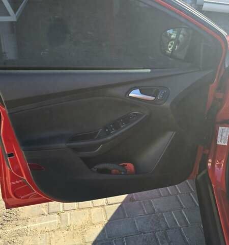 Червоний Форд Фокус, об'ємом двигуна 2 л та пробігом 162 тис. км за 9000 $, фото 24 на Automoto.ua