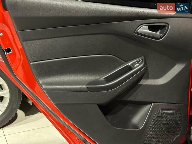 Червоний Форд Фокус, об'ємом двигуна 2 л та пробігом 162 тис. км за 9490 $, фото 10 на Automoto.ua