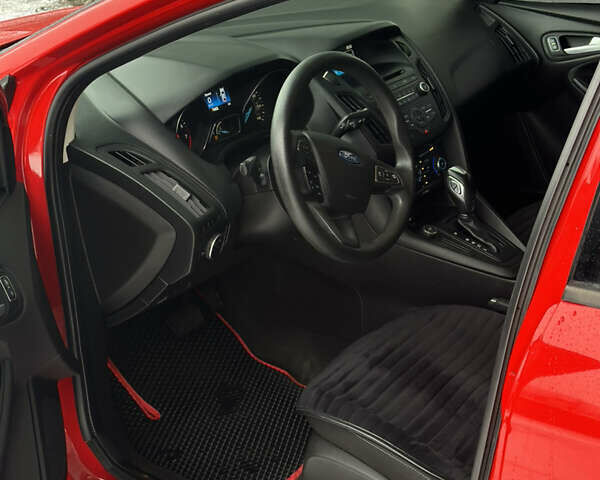 Червоний Форд Фокус, об'ємом двигуна 2 л та пробігом 125 тис. км за 8500 $, фото 30 на Automoto.ua