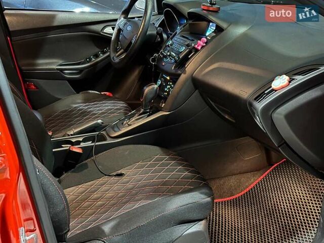 Червоний Форд Фокус, об'ємом двигуна 2 л та пробігом 162 тис. км за 9490 $, фото 19 на Automoto.ua