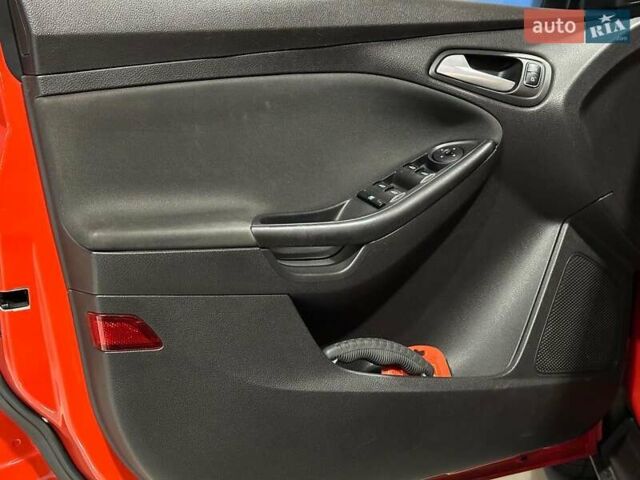 Червоний Форд Фокус, об'ємом двигуна 2 л та пробігом 162 тис. км за 9490 $, фото 9 на Automoto.ua