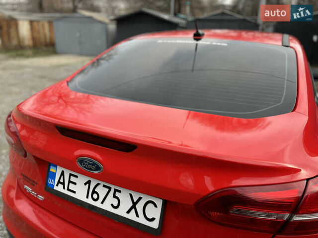 Красный Форд Фокус, объемом двигателя 2 л и пробегом 124 тыс. км за 8300 $, фото 2 на Automoto.ua