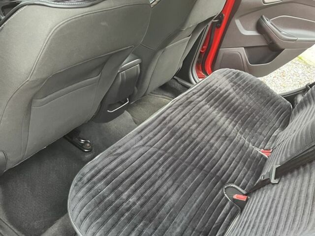 Красный Форд Фокус, объемом двигателя 2 л и пробегом 124 тыс. км за 8300 $, фото 18 на Automoto.ua