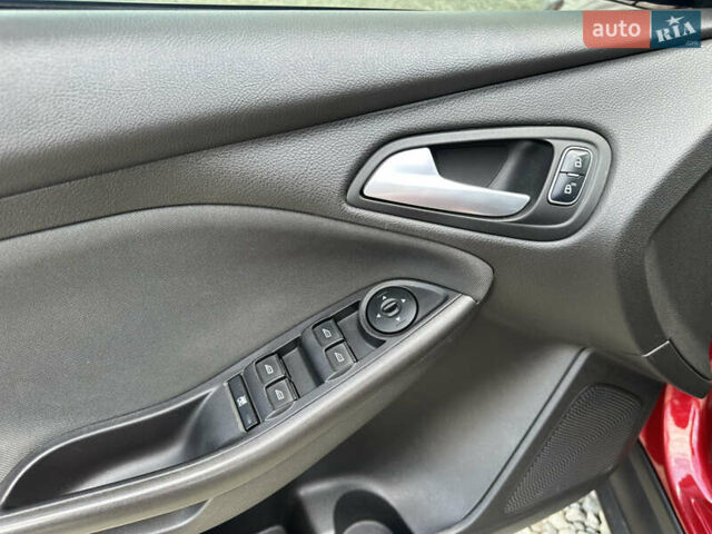 Форд Фокус 2015 у Івано-Франківську на Automoto.ua Червоний Форд Фокус, об'ємом двигуна 2 л та пробігом 160 тис. км за 7999 $, фото 15 на Automoto.ua