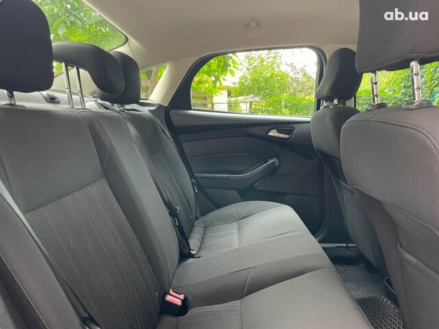 Красный Форд Фокус, объемом двигателя 2 л и пробегом 248 тыс. км за 6490 $, фото 19 на Automoto.ua