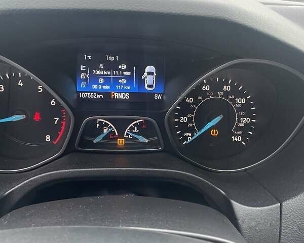 Красный Форд Фокус, объемом двигателя 2 л и пробегом 107 тыс. км за 8500 $, фото 15 на Automoto.ua