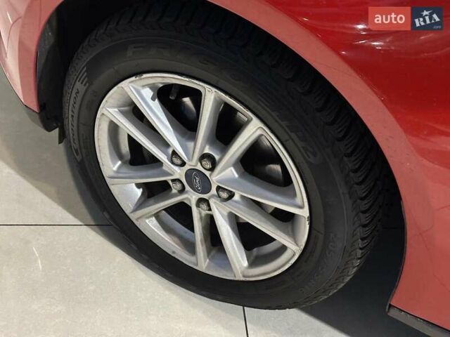 Червоний Форд Фокус, об'ємом двигуна 2 л та пробігом 162 тис. км за 9490 $, фото 6 на Automoto.ua