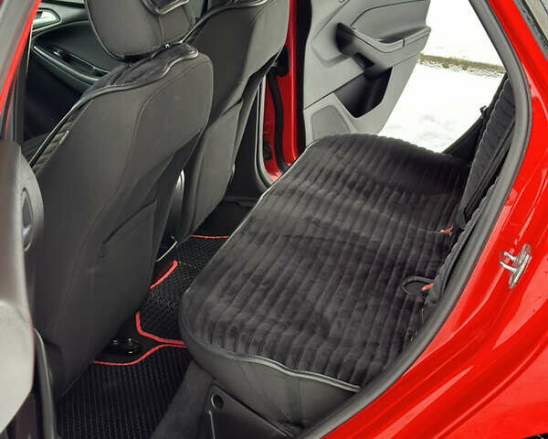 Червоний Форд Фокус, об'ємом двигуна 2 л та пробігом 125 тис. км за 8500 $, фото 42 на Automoto.ua