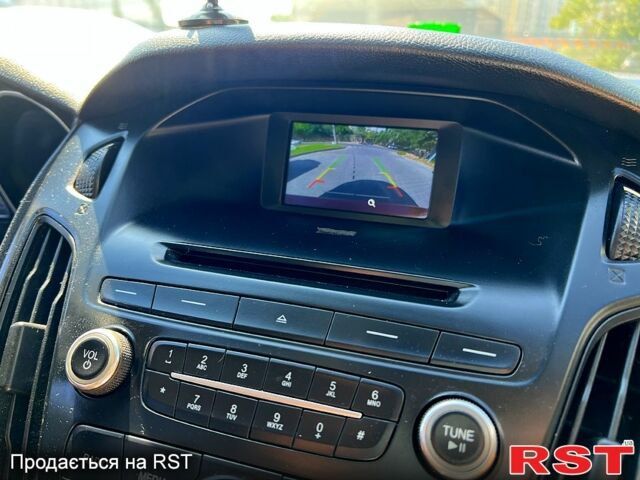 Красный Форд Фокус, объемом двигателя 2 л и пробегом 147 тыс. км за 5999 $, фото 8 на Automoto.ua