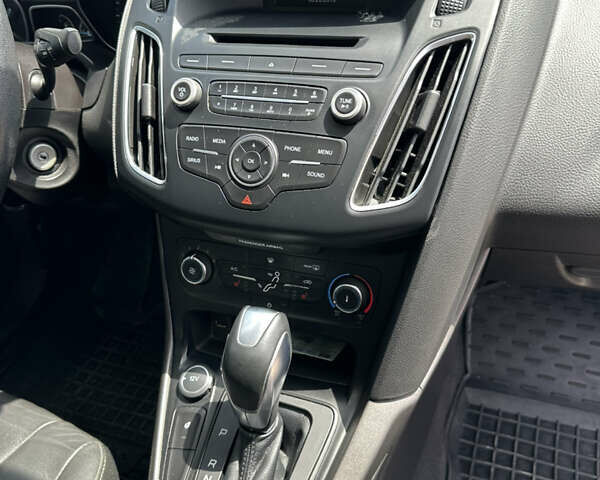 Форд Фокус 2015 у Івано-Франківську на Automoto.ua Червоний Форд Фокус, об'ємом двигуна 2 л та пробігом 160 тис. км за 7999 $, фото 29 на Automoto.ua