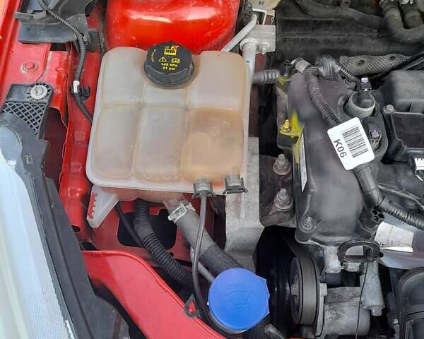 Червоний Форд Фокус, об'ємом двигуна 2 л та пробігом 176 тис. км за 9500 $, фото 20 на Automoto.ua