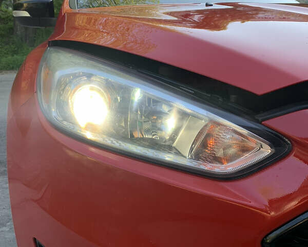 Червоний Форд Фокус, об'ємом двигуна 2 л та пробігом 123 тис. км за 9200 $, фото 15 на Automoto.ua