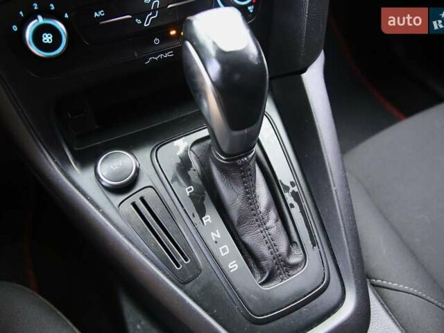 Червоний Форд Фокус, об'ємом двигуна 2 л та пробігом 195 тис. км за 7500 $, фото 18 на Automoto.ua