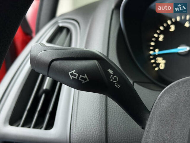 Червоний Форд Фокус, об'ємом двигуна 2 л та пробігом 92 тис. км за 7900 $, фото 46 на Automoto.ua