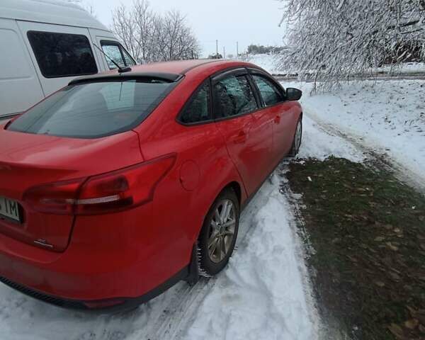 Червоний Форд Фокус, об'ємом двигуна 2 л та пробігом 110 тис. км за 8800 $, фото 3 на Automoto.ua