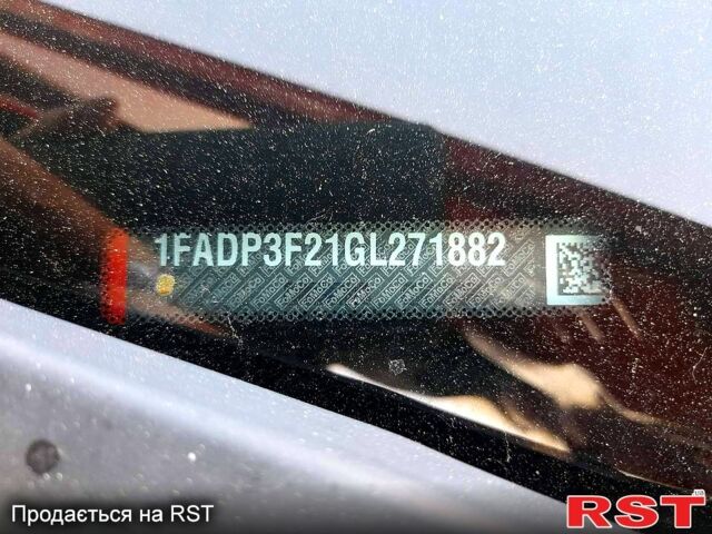 Красный Форд Фокус, объемом двигателя 2 л и пробегом 176 тыс. км за 9500 $, фото 11 на Automoto.ua