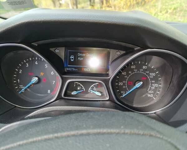 Форд Фокус 2016 в Киеве на Automoto.ua Красный Форд Фокус, объемом двигателя 2 л и пробегом 145 тыс. км за 7600 $, фото 4 на Automoto.ua