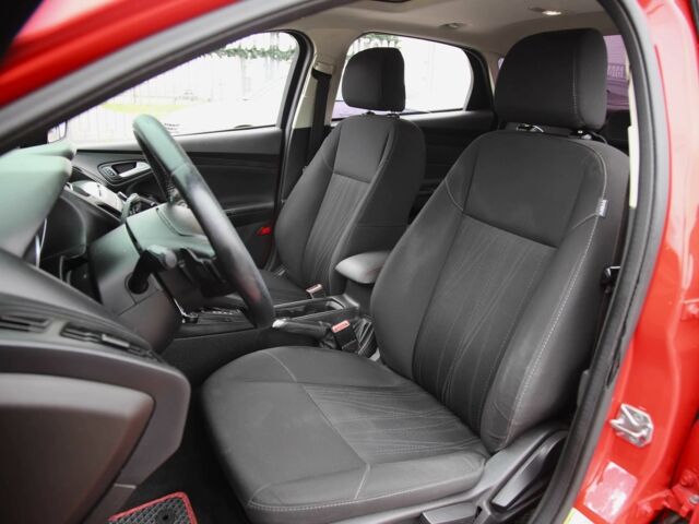 Красный Форд Фокус, объемом двигателя 2 л и пробегом 195 тыс. км за 7500 $, фото 6 на Automoto.ua