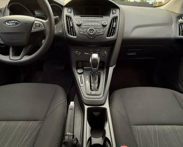 Червоний Форд Фокус, об'ємом двигуна 2 л та пробігом 145 тис. км за 8300 $, фото 19 на Automoto.ua