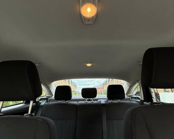 Червоний Форд Фокус, об'ємом двигуна 2 л та пробігом 145 тис. км за 8300 $, фото 25 на Automoto.ua