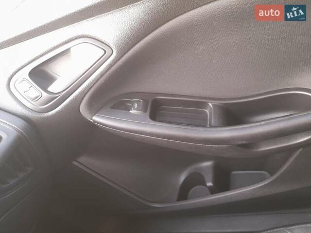 Червоний Форд Фокус, об'ємом двигуна 2 л та пробігом 176 тис. км за 9500 $, фото 10 на Automoto.ua