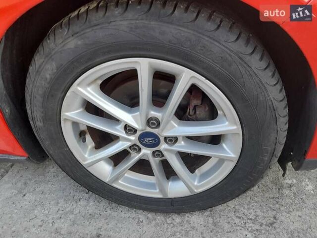 Червоний Форд Фокус, об'ємом двигуна 2 л та пробігом 176 тис. км за 9500 $, фото 14 на Automoto.ua