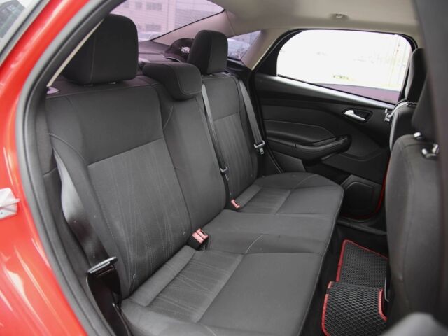 Красный Форд Фокус, объемом двигателя 2 л и пробегом 195 тыс. км за 7500 $, фото 8 на Automoto.ua