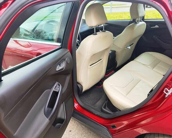 Красный Форд Фокус, объемом двигателя 2 л и пробегом 198 тыс. км за 10500 $, фото 11 на Automoto.ua