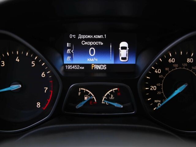 Красный Форд Фокус, объемом двигателя 2 л и пробегом 195 тыс. км за 7500 $, фото 14 на Automoto.ua