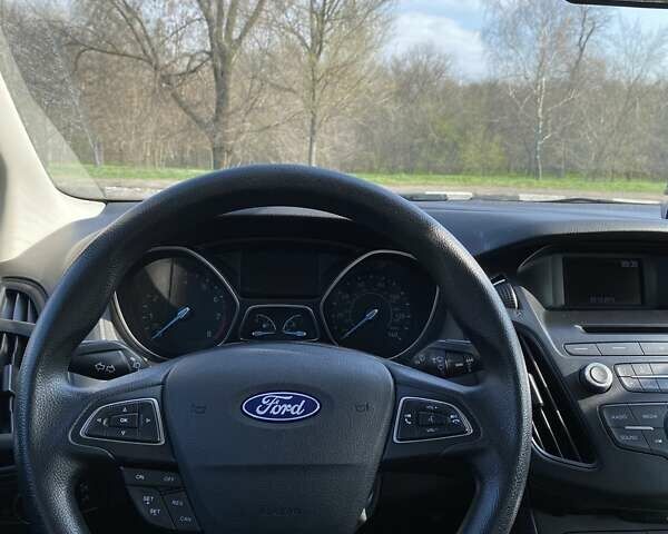 Червоний Форд Фокус, об'ємом двигуна 2 л та пробігом 107 тис. км за 10000 $, фото 8 на Automoto.ua