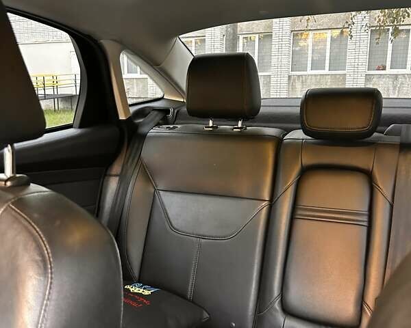 Красный Форд Фокус, объемом двигателя 2 л и пробегом 181 тыс. км за 10000 $, фото 5 на Automoto.ua