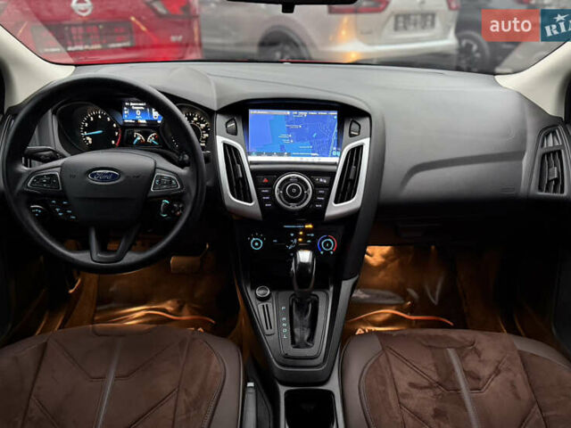 Червоний Форд Фокус, об'ємом двигуна 2 л та пробігом 92 тис. км за 7900 $, фото 37 на Automoto.ua